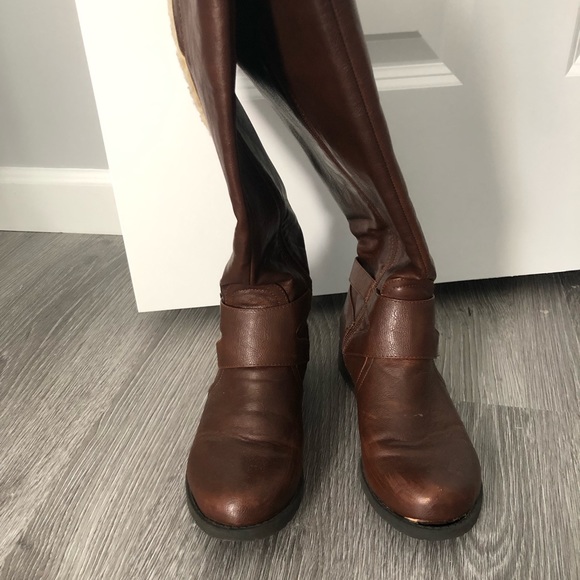 Guess Fur Boots - Picture 2 of 6